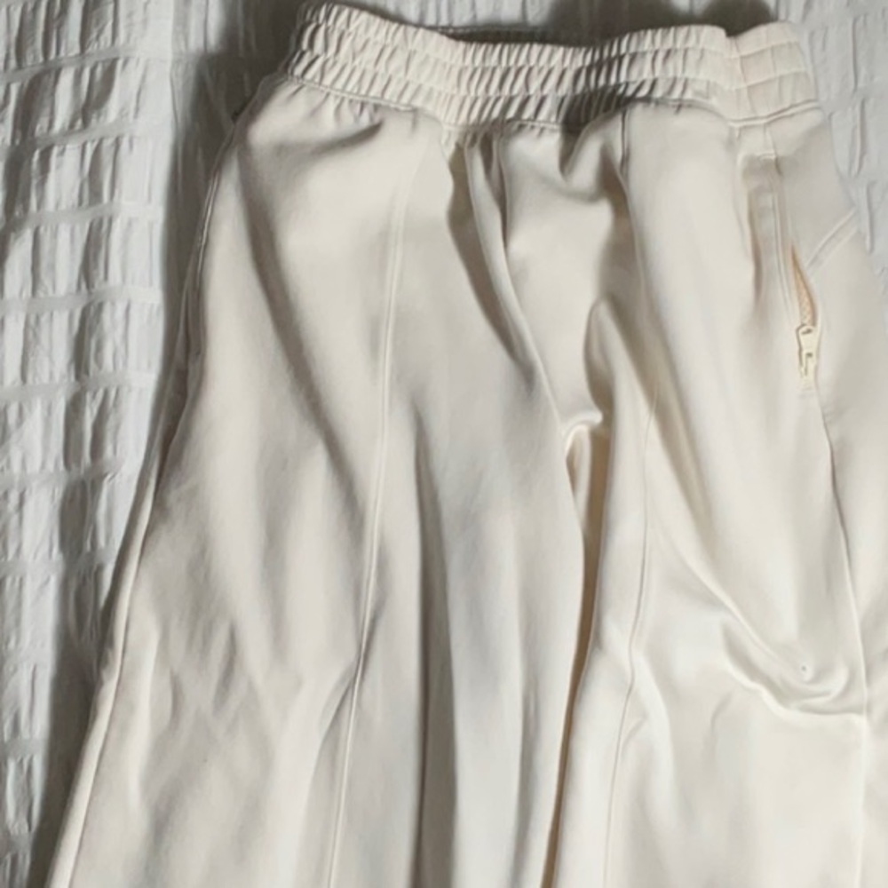 📣 CREAM SWEATPANTS !📣